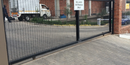 ClearVu-Sliding-Gate-003-min-540x272